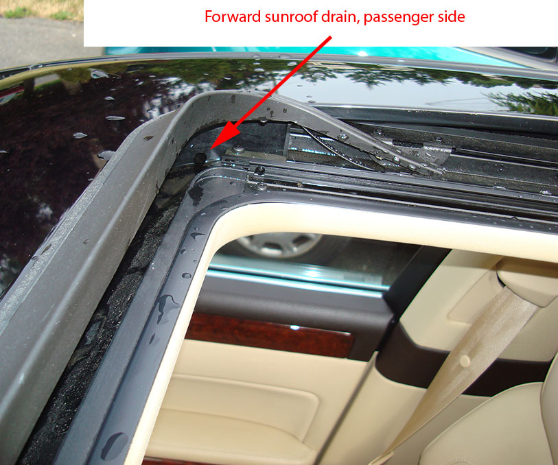 https://cdn.prod.website-files.com/6544394edeab64c75a5e7fab/656d1e48127550de46b41072_CleaningSunroofDrain1.jpeg